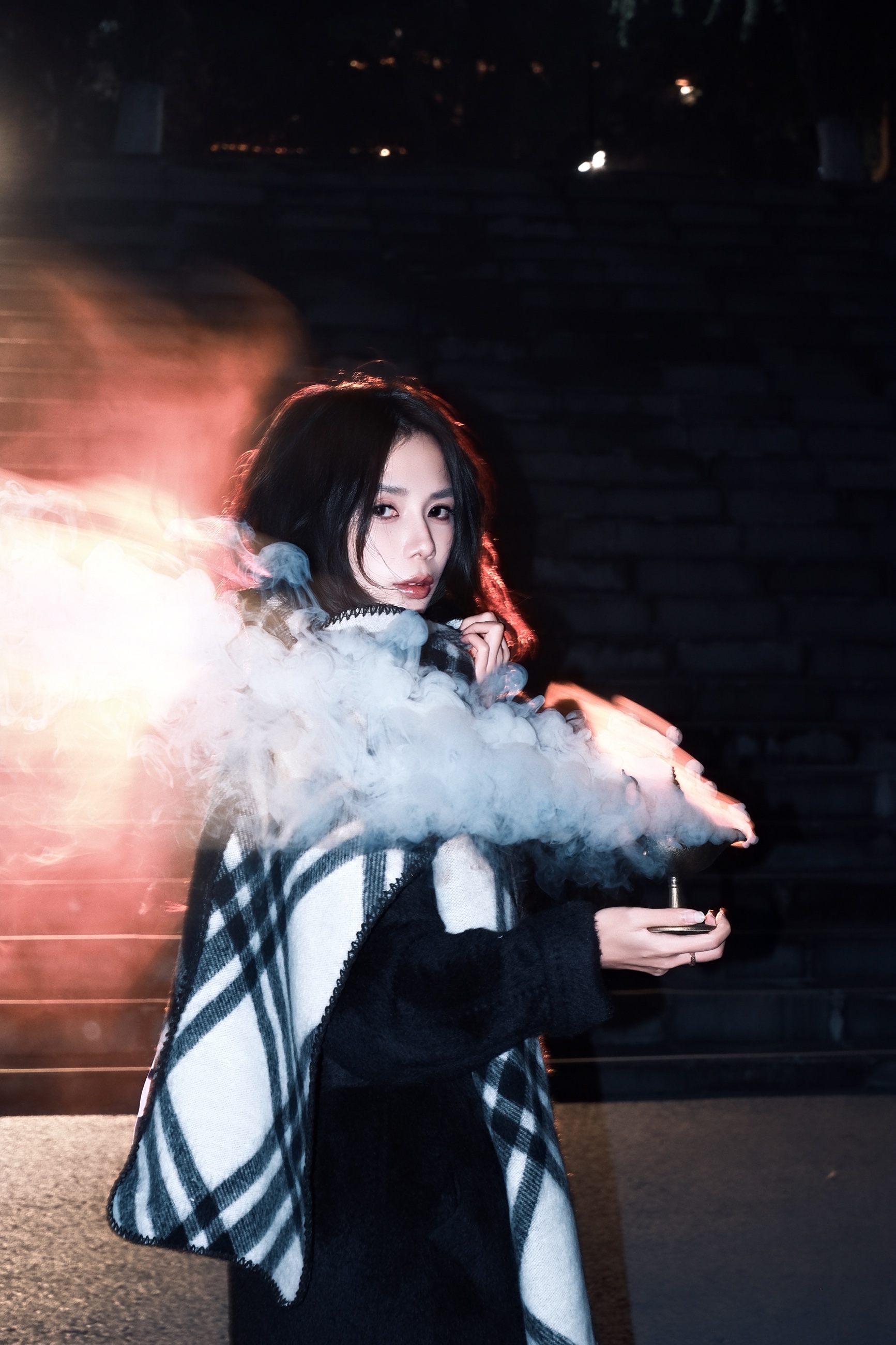 烟雾夜色人像